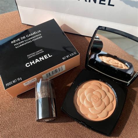 Chanel Camelia de Chanel Illuminating Powder 